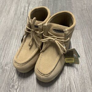 Roper Sand Suede Gum Sole Chukka Shoes